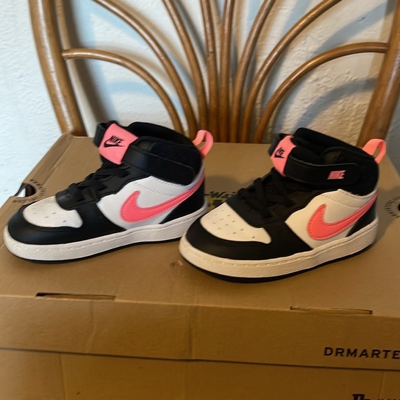Nike Toddler Sneakers Black/Pink/White - Picture 3 of 3